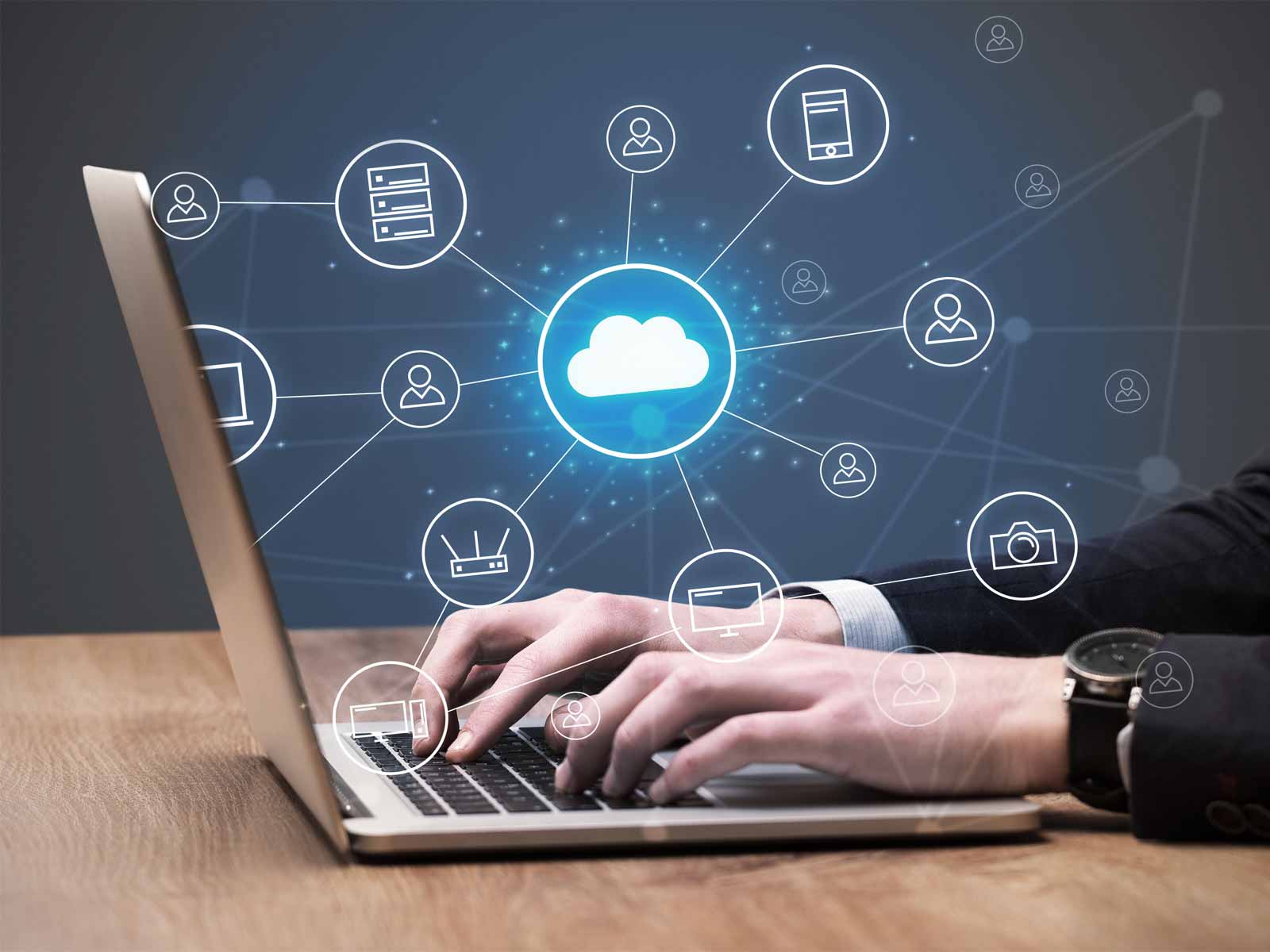 中小企業が活用すべきクラウドサービスとは？現状や選び方を解説